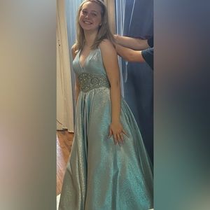 Cinderella ball gown..size 2 never worn tags still on